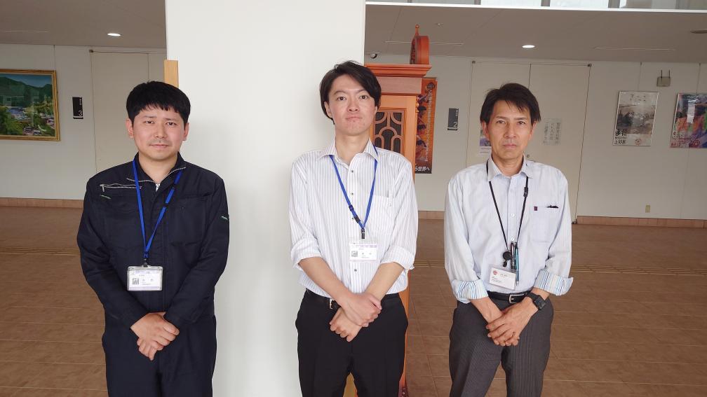 写真：上野原市総務課 情報推進担当の3名